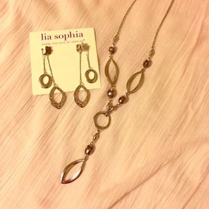✨Sold✨Lia Sophia Jewlery Set- Silver