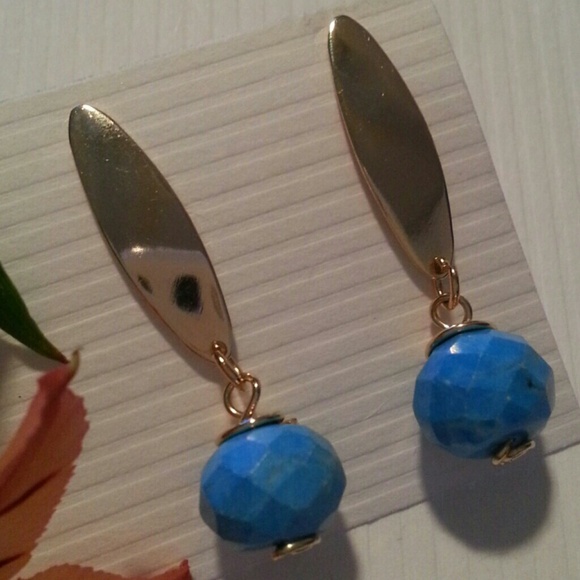 Earings - Picture 3 of 3