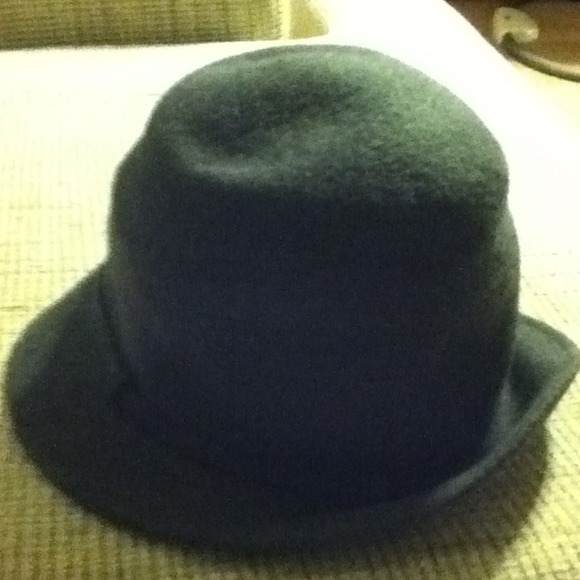 Woman's Grey wool hat