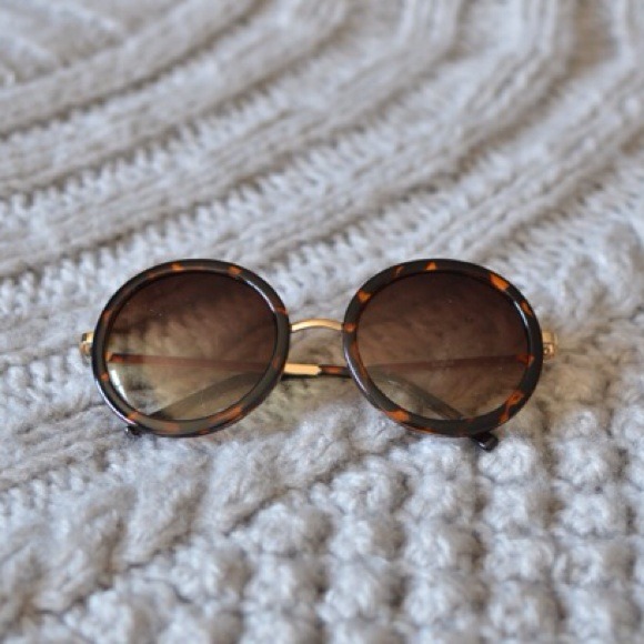 💋SOLD💋 Audrey shades (tortoise/gold)