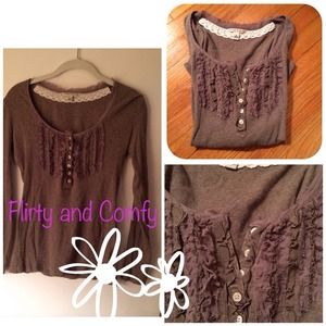 Long sleeve cotton flirty top
