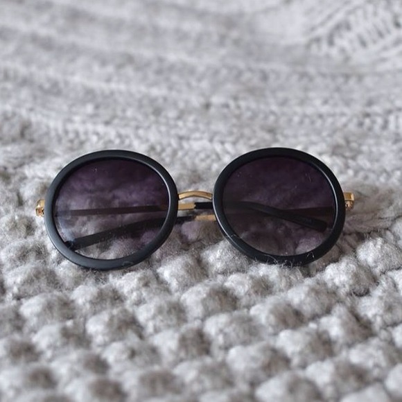 💋SOLD💋Audrey shades (matte black/gold)
