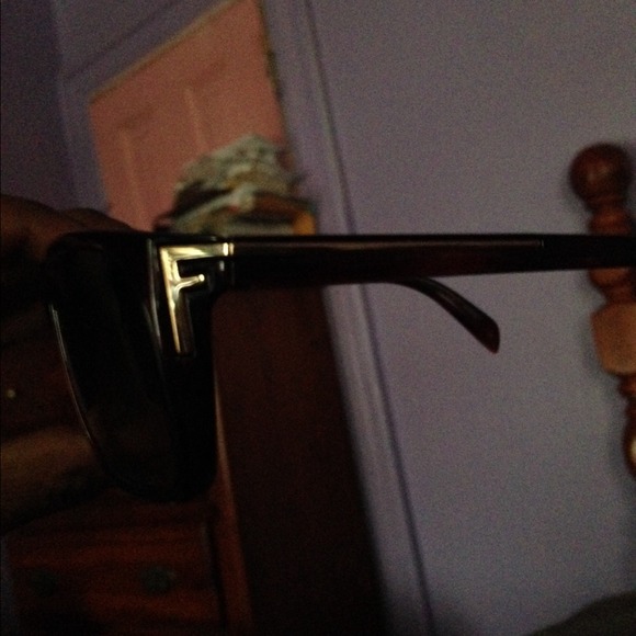 ??? BRAND NEW FENDI GLASSES ????????