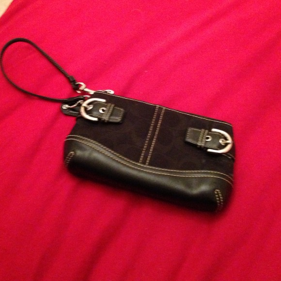 Authentic Black Coach wristlet nwt - Picture 2 of 3
