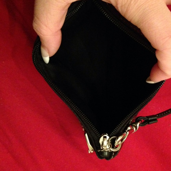 Authentic Black Coach wristlet nwt - Picture 3 of 3