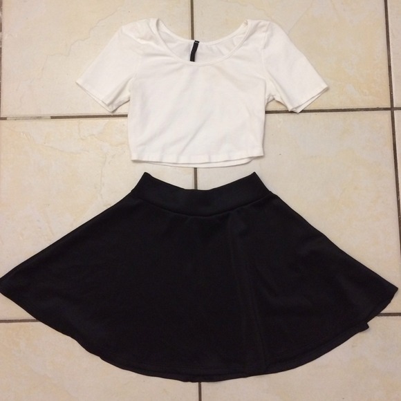 Black skater skirt 💢on hold 💢