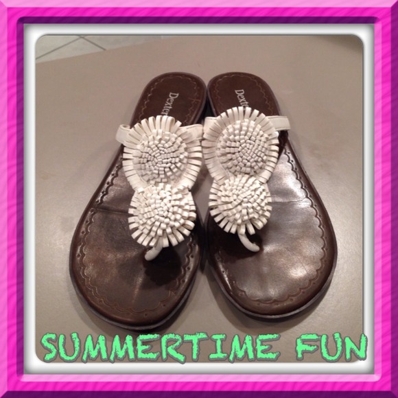 Shoes - Woman's white thong sandal