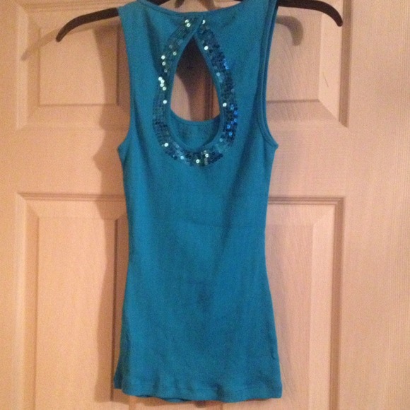 Express Tank Top - Picture 2 of 4