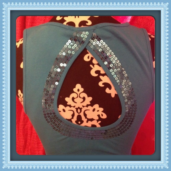 Express Tank Top - Picture 4 of 4