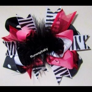 🎀Sassy Zebra Bow🎀