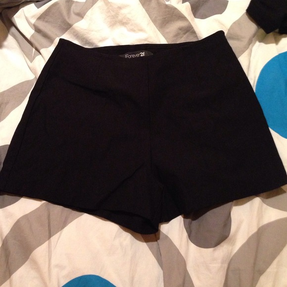 Black highwaisted shorts