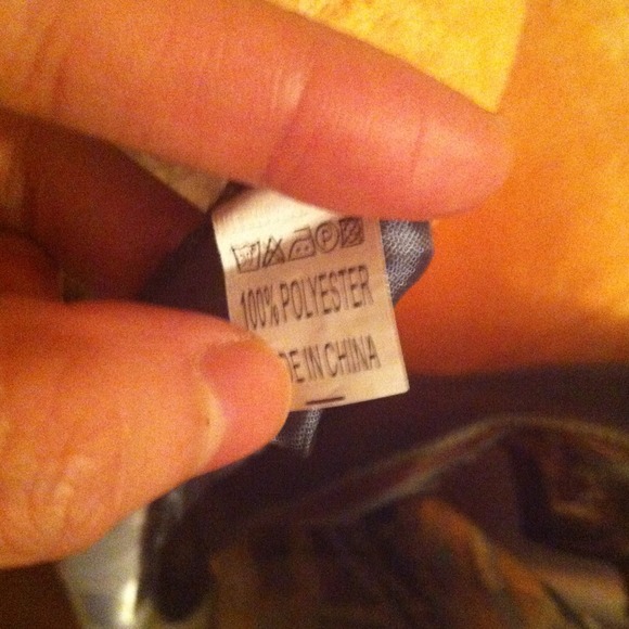 100% Polyester Scarf - Picture 3 of 3