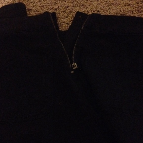 Brandy melville high waisted jeans *never worn* - Picture 2 of 2
