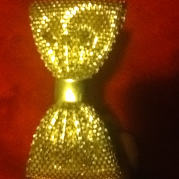 Gold bow bracelet - Picture 3 of 3