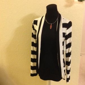 SOLDSuper cute soft and stretchy high-low cardigan