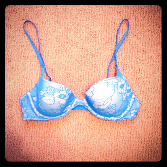 🚫SOLD🚫💎BLUE AND NUDE VS BRA!💎