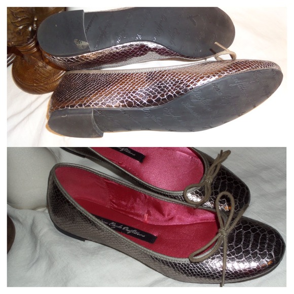 ❌BUNDLED❌ Pewter metallic AE reptile ballet flats - Picture 3 of 3
