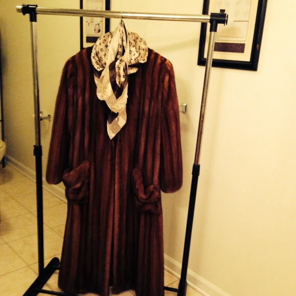 Full Length Mahogany Mink Coat.  50" from shoulder - Picture 2 of 4