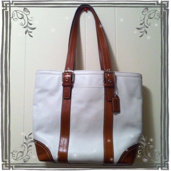 Coach Handbags - Ivory/saddle tote📍FLASH SALE📍