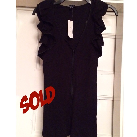 *****SOLD***** Bebe ruffle Top