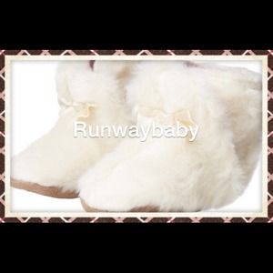 🎁Faux fur Diva Boots🎁
