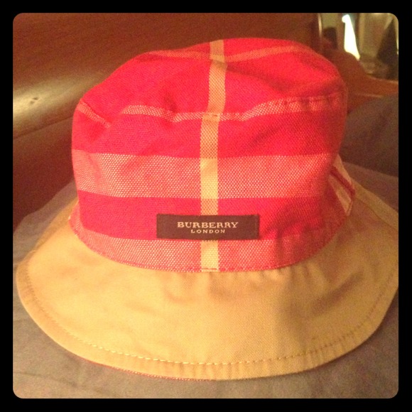 Authentic Burberry red and tan reversible hat!