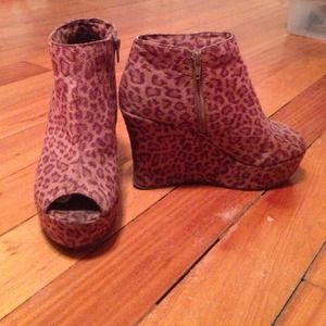 RESERVED!!!!!!!!!Cheetah Print wedges