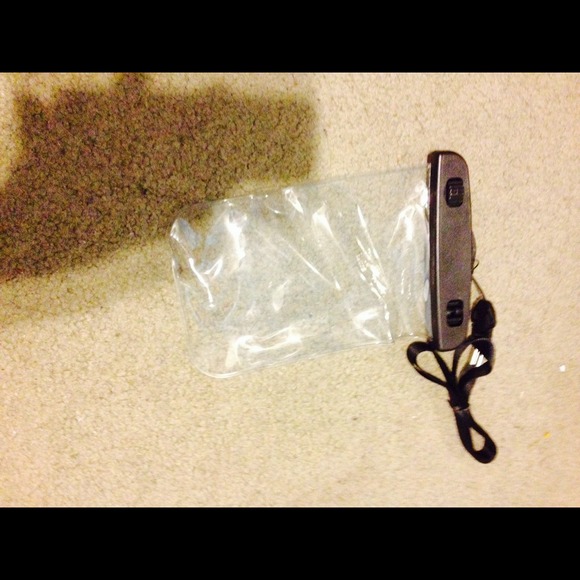 iPhone 4/4s cases and buttons  all nwt SALES!!! - Picture 3 of 4