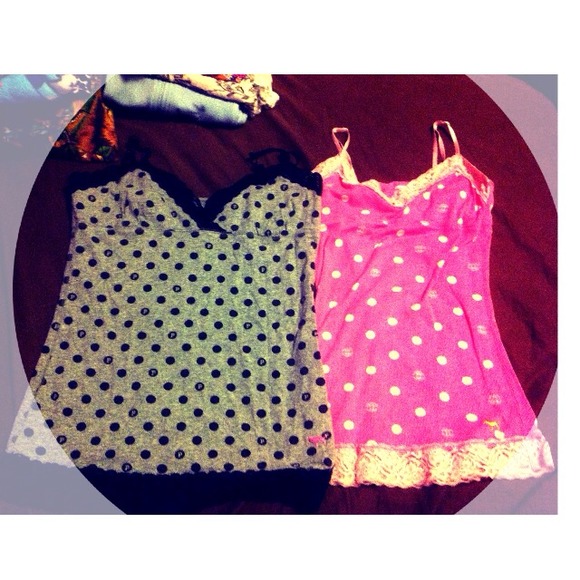 VS pink tanktops.