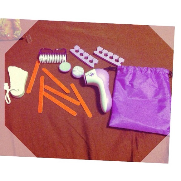Feet scrubber/washer.