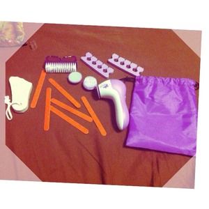 Feet scrubber/washer.