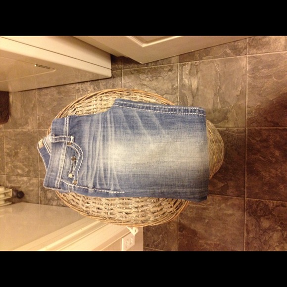 💢Sold 💢 💕BKE jeans from Buckle💕