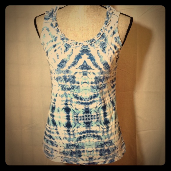 ST JOHNS BAY🌺Shell Top Blue White