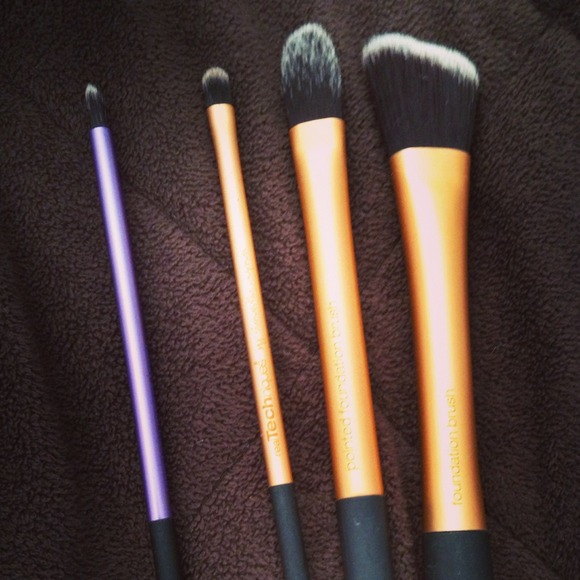 🚩SOLD🚩4 Real Technique Makeup Brushes