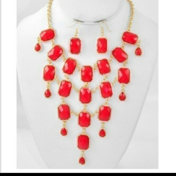 Necklace & earring set