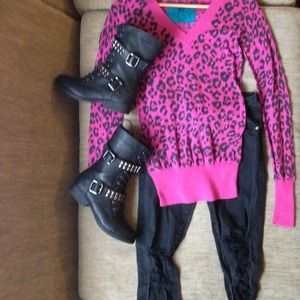 Nollie hot pink leopard print sweater