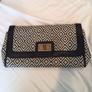 Aldo clutch with chain