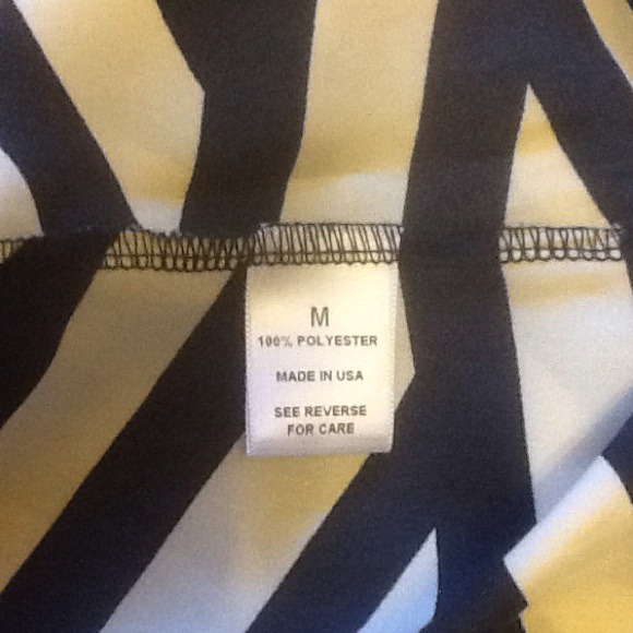 Bundled & Sold Zebra-ish stripe shirt - Picture 3 of 3