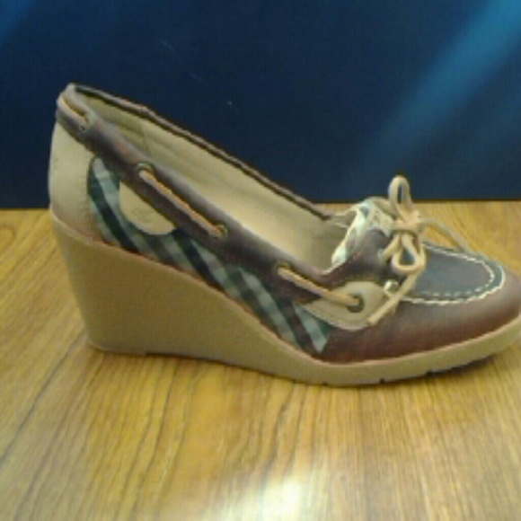 Sperry goldfish tan/ oilcloth check