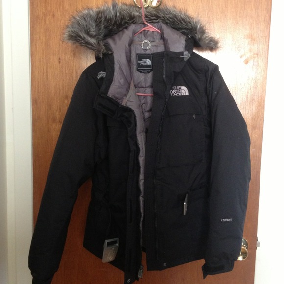 ON HOLD !!!!! The North face coat