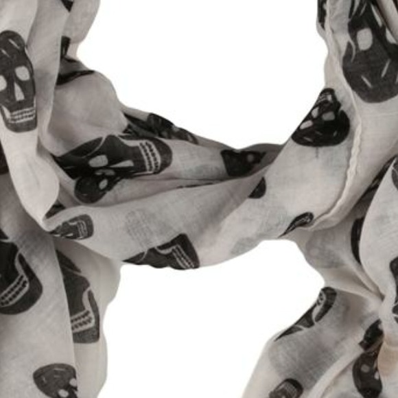 White and black skull scarf - Picture 2 of 2