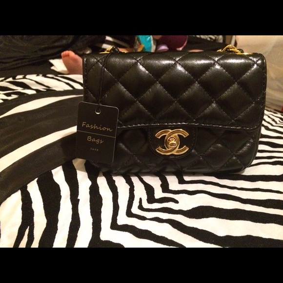 Small crossbody bag