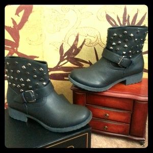 Diba black ankle studded boots