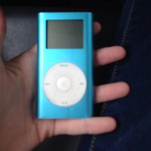 4GB blue iPod mini