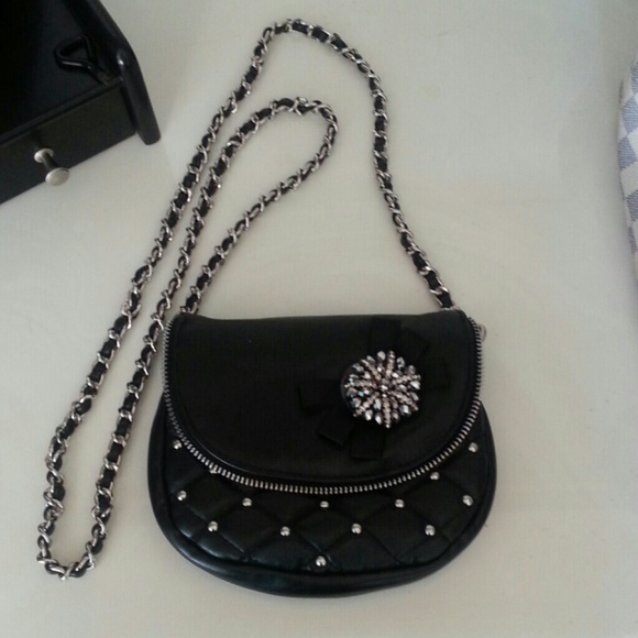 Cute little crossbody bag.