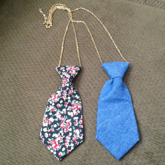 Accessories - Tie Necklace