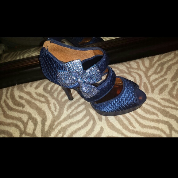 Blue heel