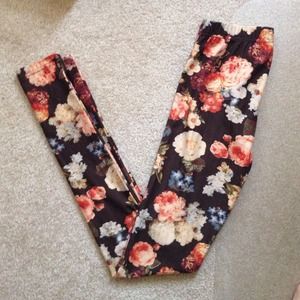 Brandy Melville floral leggings!-ON HOLD