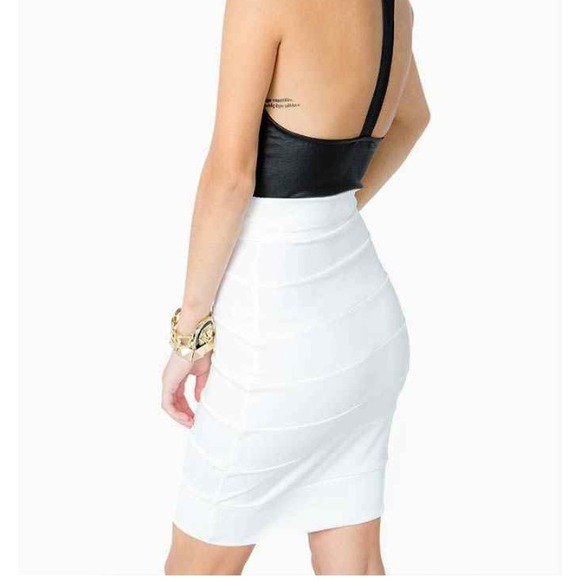 Lovely white pencil skirt ❤️❤️ - Picture 2 of 2