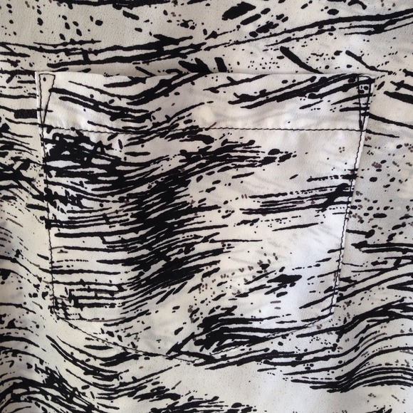 ♥️Bundled Tie-front "artist" blouse - Picture 2 of 3